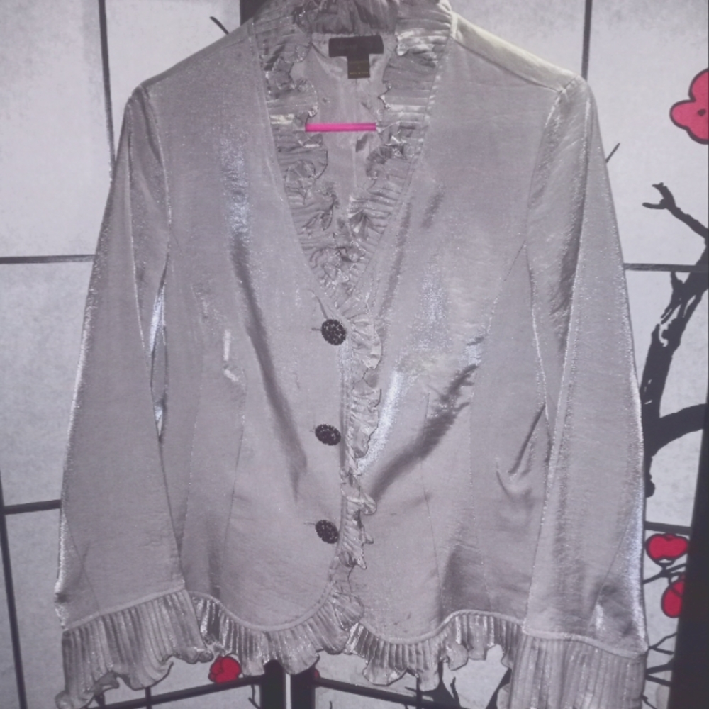 Ladies Jerry T Silver Ruffle Jacket STUNNING Holiday  Attire!